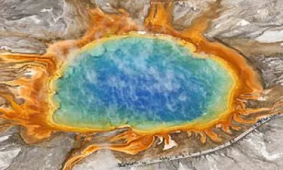 Yellowstone's Grand Prismatic Spring: A Stunning Alien-Like Spectacle