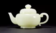 18th Century Jade Teapot Made for Chinese Emperor Sells for £2 Million at Auction