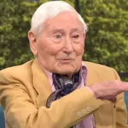98-Year-Old Wing Walker Couldn't Climb Stairs a Year Ago