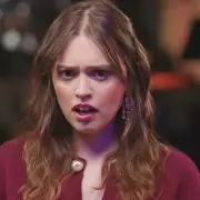 Aimee Lou Wood's SNL Teeth Drama: Star Returns to Host UK Show