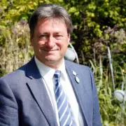 Alan Titchmarsh Reveals Which Plants to Water or Sacrifice in Heatwave