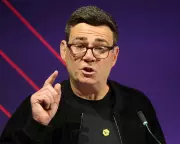 Andy Burnham Vows to ‘Change Labour’ in Direct Challenge to Starmer