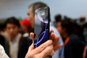 Apple's Siri Overhaul to Focus on Privacy to Beat AI Rivals
