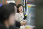 Asian Markets Mixed, Oil Steady After Wall Street Records