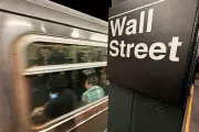 Asian Shares Slip as Oil Pares Gains on Iran War Uncertainties