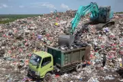 Bali Garbage Crisis Worsens as Landfill Restrictions Disrupt Collection