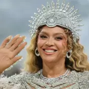 Beyonce and Blake Lively's Met Gala Staff Interactions Contrasted