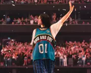 Billie Eilish's 3D Tour Film: Style Over Substance in Cameron Collaboration