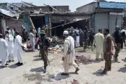 Bomb-Laden Rickshaw Blast Kills Nine in Pakistan Market
