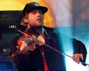 Canadian Fiddler Sues Google Over False AI Sex Offender Claim