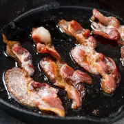 Chef's Oven Method for Crispy Bacon Without Frying Pan Mess