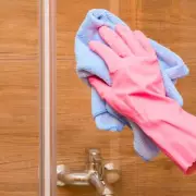 Clean Shower Screen Stains with Lemon and Baking Soda in 10 Minutes