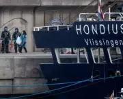 Cruise Ship Passenger Told Hantavirus Symptoms Were Anxiety, Spanish Minister Says