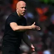 Ex-Liverpool Star Pennant Calls for Arne Slot Sacking After Brentford Draw