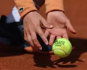 French Open 2026 Day Two: Swiatek and Boulter Advance at Roland Garros