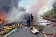Indonesia Bus-Tanker Collision Kills 16 on Sumatra Highway