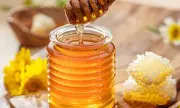 Is Honey Really a Superfood? Nutritionist Reveals Health Benefits and Risks