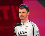 Jay Vine's Giro d'Italia Ends in Horror Crash: Broken Elbow and Concussion
