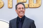 Jerry Seinfeld Jokes Friends Was Seinfeld With 'Good Looking People'