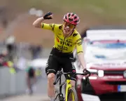Jonas Vingegaard conquers Blockhaus summit to win Giro d'Italia stage