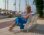Judith Chalmers, Beloved TV Travel Presenter, Dies at 90