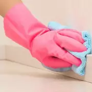 Keep Skirting Boards Dust-Free for Weeks Using Dryer Sheets