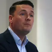 Labour Brexit Row Erupts as Burnham Allies Criticise Streeting's EU Remarks