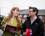 Labour Leadership Race Rattles UK Bond Markets Ahead of Local Elections