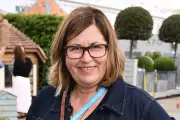 Liza Tarbuck to Host The Great Celebrity Pottery Throw Down on Channel 4