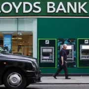 Lloyds Scraps £50 Interest-Free Overdraft Buffer for Packaged Accounts