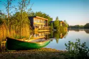 Luxury Cotswolds Retreat: The Lakes by Yoo for Families