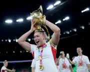 Mo Hunt on England's Dominance and Her Injury Setback in Women's Rugby
