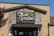 Olive Garden's AI Personality Tests Spark Backlash Among Job Seekers