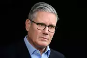 Over 100 Labour MPs Urge Starmer Not to Resign Amid Leadership Crisis