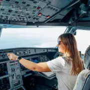 Pilot Reveals Why Autopilot Isn't Always Used During Flights