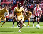 Premier League Sunday: Late Goals Reshape European Battle