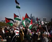 Pro-Palestine Organisers Challenge Starmer's Threat to Ban Marches