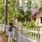 Property Lawyer Reveals How to Determine Fence Ownership Between Neighbours