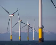 Rachel Reeves to Fast-Track Clean Energy Projects by Limiting Judicial Reviews