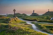 Readers' Favourite UK Coast Walks: From Anglesey to the Highlands