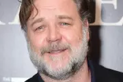 Russell Crowe Denies Losing Temper with Autograph Hunters in Paris