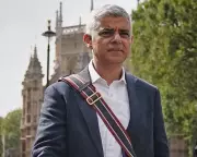 Sadiq Khan Blocks £50m Met Police Deal with Palantir Over Procurement Breach