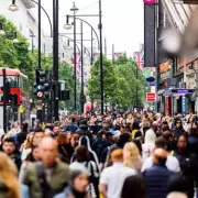 Selena Gomez Causes Massive Crowd on Oxford Street During London Visit