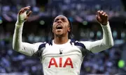 Spurs' Striking Crisis: De Zerbi Seeks Formula Without Solanke and Simons