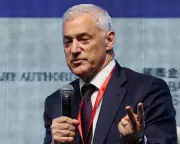 Standard Chartered Boss Apologises for 'Lower-Value Human Capital' Remark