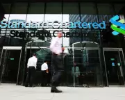 Standard Chartered to Cut 7,000 Jobs by 2030 Amid AI Push