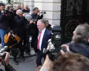 Starmer Ally Admits PM Unpopular but Warns Against Copying Tories