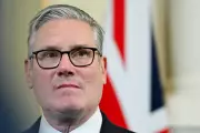Starmer Denies Lifting Russian Oil Sanctions Amid Criticism Over New Licence