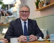Starmer Vows to Fight Next Election, Refuses to 'Walk Away'