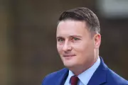 Streeting at No 10 for Starmer talks as unions withdraw support